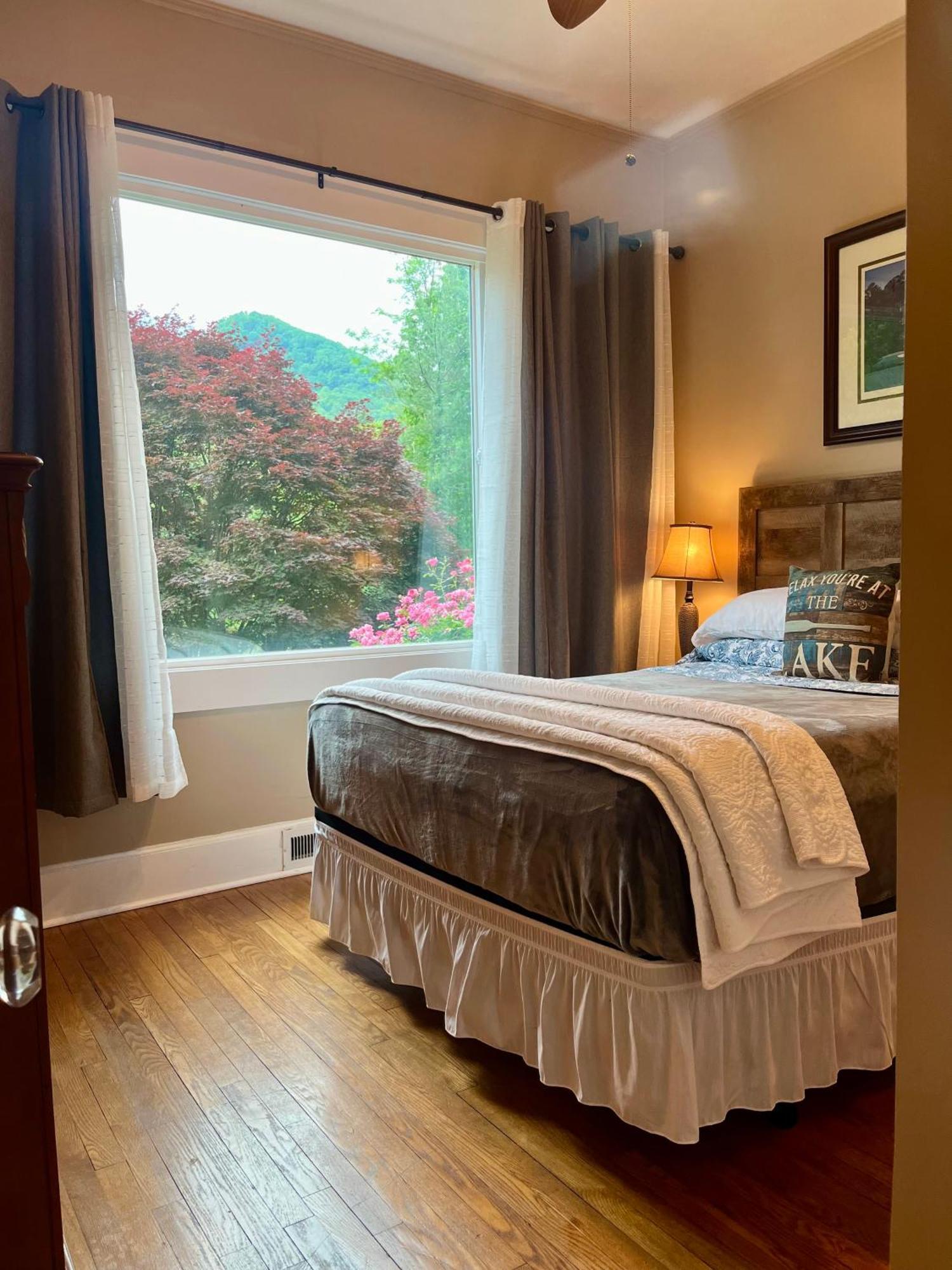 Grafton Lodge Lake Lure Extérieur photo